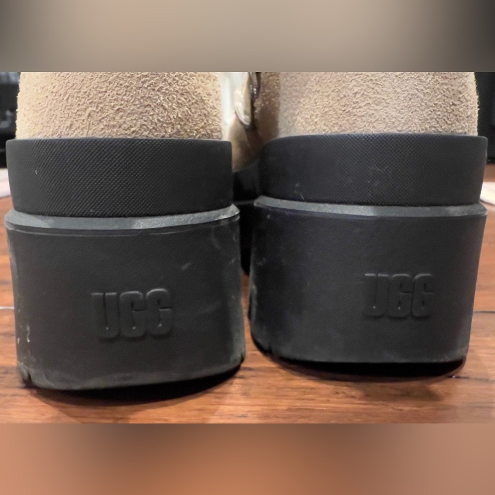 Ugg Brisbane Lace Up Platform boots - Picture 5 of 12